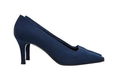 Lot 177 - Chanel Navy Classic CC Heeled Pump - Size 39