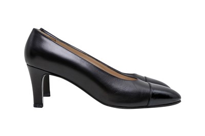 Lot 225 - Chanel Black Classic Heeled Pump - Size 39