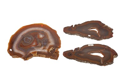 Lot 56 - A GROUP OF AGATE GEODES AND AGATE SLICES