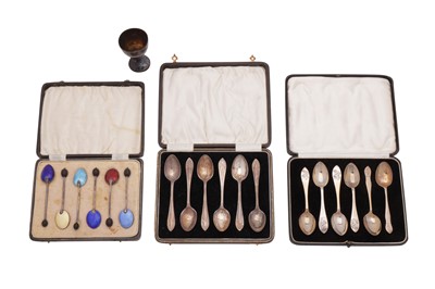 Lot 160 - A cased set of George VI sterling silver and guilloche enamel coffee bean spoons, Birmingham 1939 by William Suckling Ltd