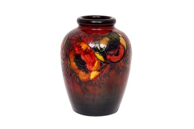 Lot 196 - A MOORCROFT FLAMBE VASE, CIRCA 1930S/40S