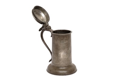 Lot 174 - A BEEF EATER OR CROMWELLIAN PEWTER FLAGON, CIRCA 1650