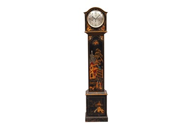 Lot 69 - A CHINOISERIE BLACK LACQUERED LONGCASE GRANDMOTHER CLOCK, CIRCA 1920