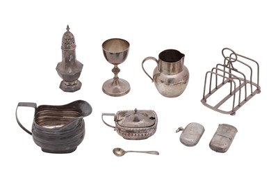 Lot 148 - A mixed group of sterling silver