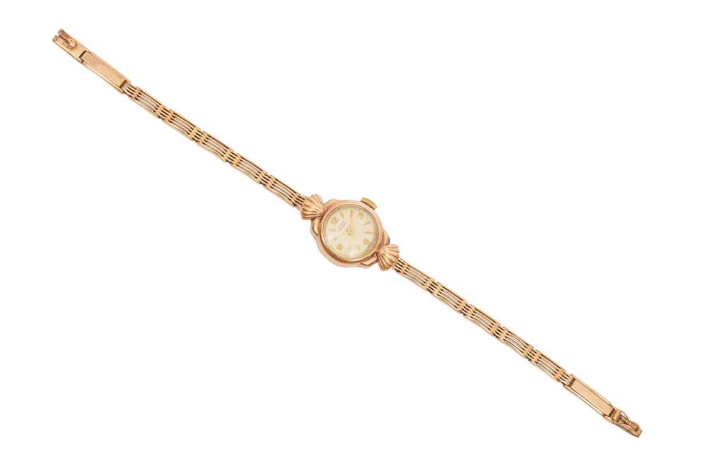 Lot 102 - A GIRARD-PERREGAUX LADIES WRISTWATCH