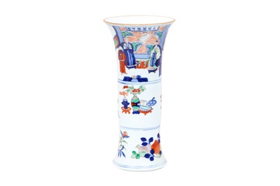 Lot 633 - A CHINESE WUCAI BEAKER VASE, GU