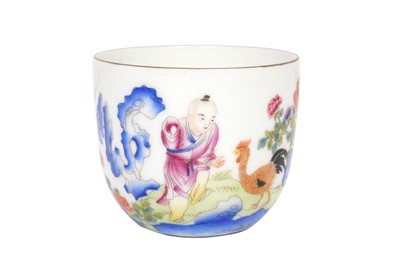 Lot 202 - A CHINESE FAMILLE-ROSE 'BOY AND CHICKEN' CUP