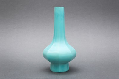 Lot 178 - A CHINESE TURQUOISE GLASS OCTAGONAL VASE