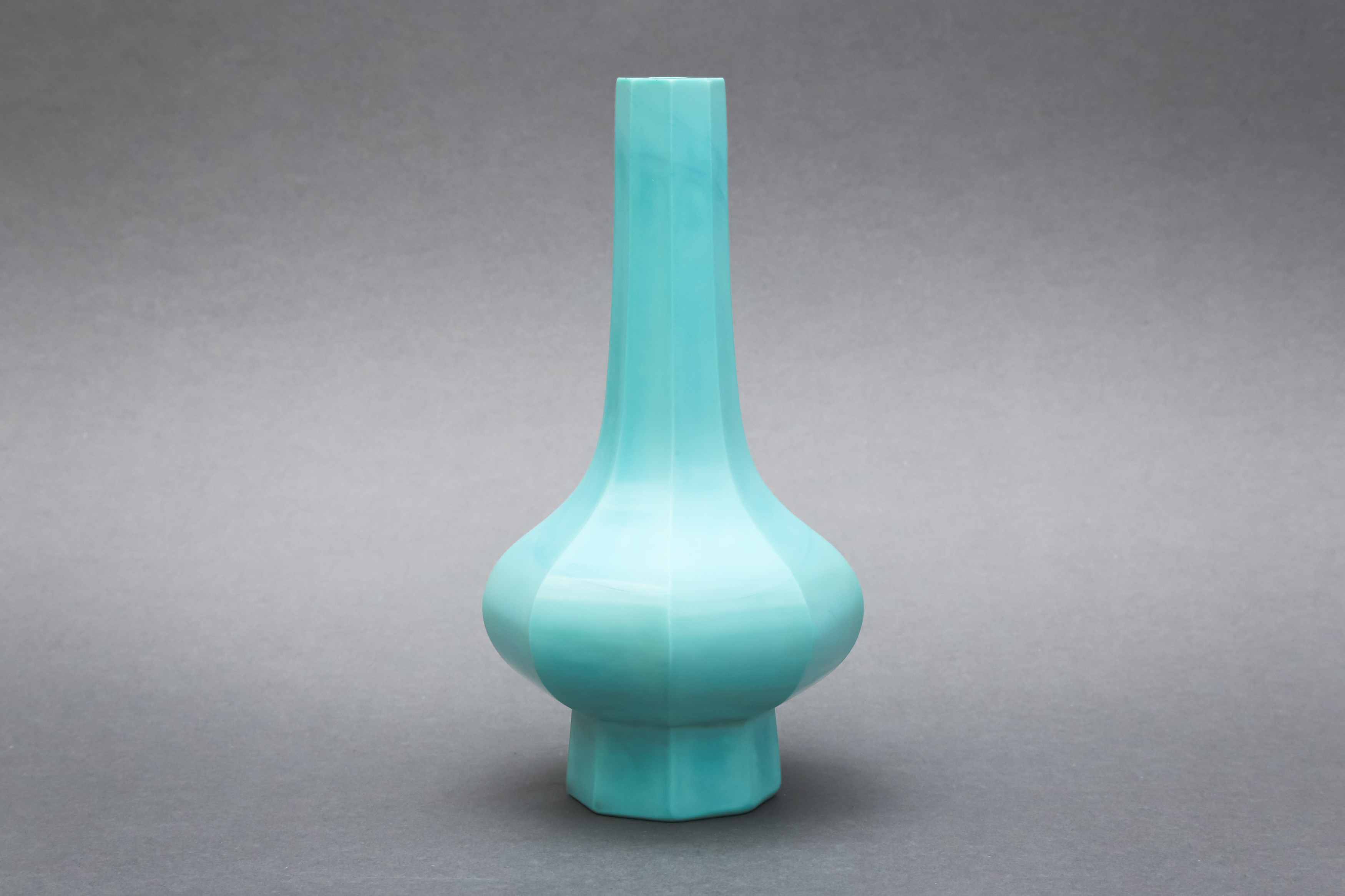 Lot 178 A CHINESE TURQUOISE GLASS OCTAGONAL VASE