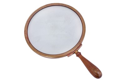 Lot 201 - A LARGE MUSEUM GLASS MAGNIFYING GLASS