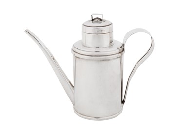 Lot A late 20th century Italian 800 standard silver olive oil can, Florence circa 1980 by Guscelli and Passeri di Brandimarte (est. 28th July 1955)