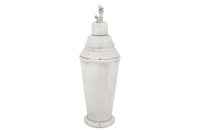 Lot 324 - A large mid-20th century American Art Deco sterling silver cocktail shaker, Boston, Massachusetts circa 1940 by Worden-Munnis Co