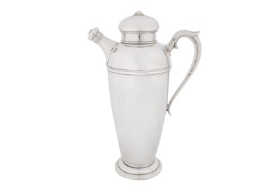 Lot 400 - A mid-20th century American sterling silver cocktail shaker jug, Tauton, Massachusetts circa 1940 by Reed and Barton