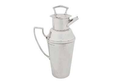 Lot 387 - A George V sterling silver cocktail shaker jug, Birmingham 1935 by Asprey and Co