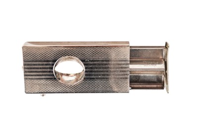 Lot 210 - A GROUP OF CIGAR CUTTERS