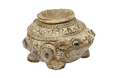 Lot 406 - A LARGE THAI/VIETNAMESE CENSER IN THE FORM OF A TOAD