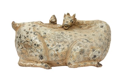 Lot 405 - A LARGE THAI/VIETNAMESE CENSER IN THE FORM OF A RECUMBENT DEER WITH COVER