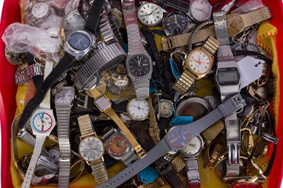 Lot 75 - A LARGE COLLECTION OF VINTAGE WATCHES AND FINDING