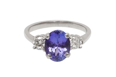 Lot 4 - A TANZANITE AND DIAMOND RING