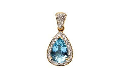 Lot 23 - A TOPAZ AND DIAMOND PENDANT