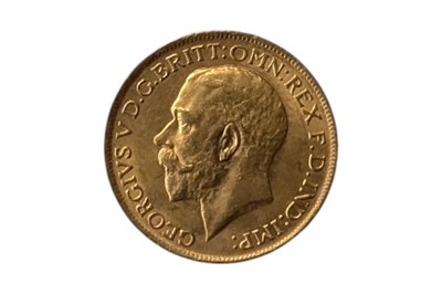 Lot 40 - GEORGE V (1910 - 1937), 1913 SOVEREIGN.