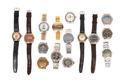 Lot 33 - A COLLECTION OF FIFTEEN SOVIET WRISTWATCHES