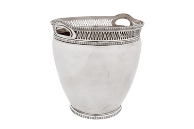 Lot A mid-20th century Italian 800 standard silver wine cooler, Milan 1954-68 by Massimo and Laura Illi (est. 1954)