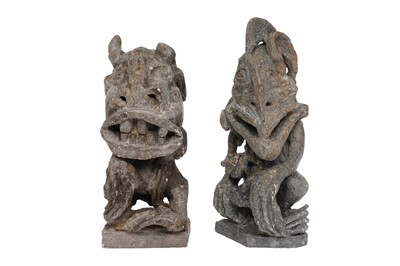 Lot 79 - A PAIR OF INUIT CARVED SOAP STONE FIGURES, MID 20TH CENTURY, CANADA