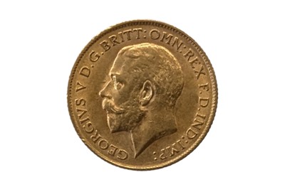 Lot 39 - GEORGE V (1910 - 1937), 1912 HALF SOVEREIGN.