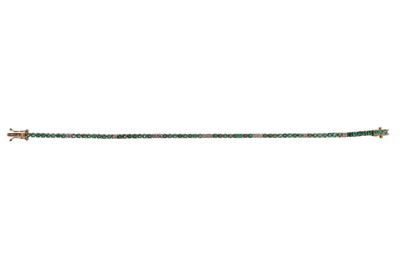 Lot 494 - AN EMERALD AND DIAMOND LINE BRACELET