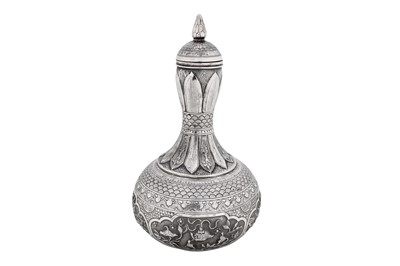 Lot 246 - An early to mid-20th century Vietnamese silver bottle, Huế circa 1930, marked Da Fu