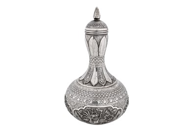 Lot 246 - An early to mid-20th century Vietnamese silver bottle, Huế circa 1930, marked Da Fu