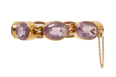 Lot 301 - AN AMETHYST BRACELET