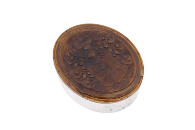 Lot 34 - A Queen Anne tortoiseshell snuff box lid, circa 1710 by or after John Obrisset (c.1680-1731), with an Edward VIII sterling silver base, London 1936 by Goldsmiths and Silversmiths