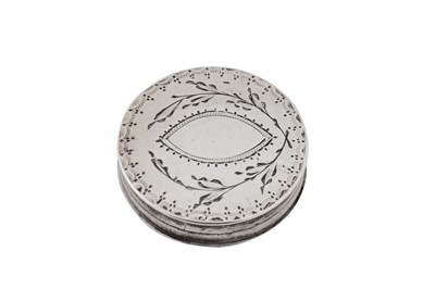 Lot 35 - A George III sterling silver patch box, Birmingham 1816 by Samuel Pemberton