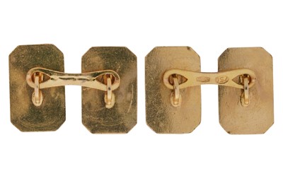 Lot 282 - A PAIR OF GOLD CUFFLINKS