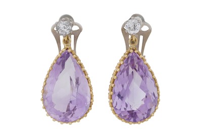 Lot 300 - A PAIR OF AMETHYST AND DIAMOND PENDENT EARRINGS