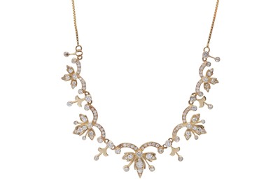 Lot 376 - A DIAMOND NECKLACE