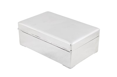 Lot 283 - Tokyo interest – An early 20th century Japanese silver cigar box, Yokohama or Tokyo dated 1927, marked for Miyamoto Shoko