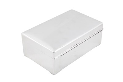 Lot 283 - Tokyo interest – An early 20th century Japanese silver cigar box, Yokohama or Tokyo dated 1927, marked for Miyamoto Shoko
