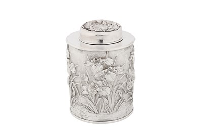 Lot 285 - A late 19th / early 20th century Japanese silver tea caddy, Yokohama circa 1900