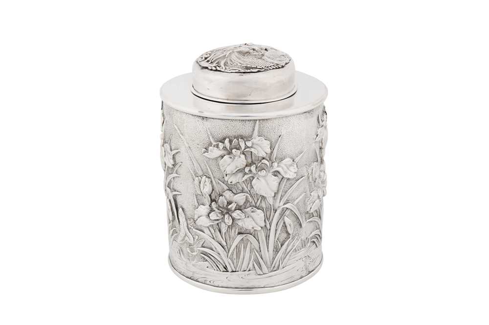 Lot 285 - A late 19th / early 20th century Japanese silver tea caddy, Yokohama circa 1900