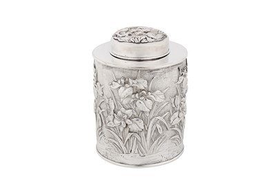 Lot 285 - A late 19th / early 20th century Japanese silver tea caddy, Yokohama circa 1900