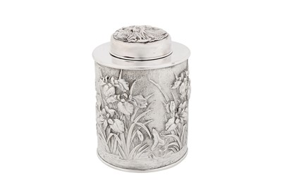 Lot 285 - A late 19th / early 20th century Japanese silver tea caddy, Yokohama circa 1900