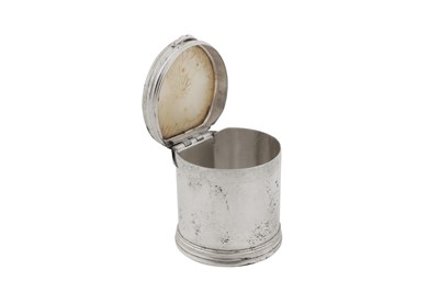 Lot 9 - A rare George I / II provincial silver snuff or counter box, Norfolk circa 1725-40 by John Brinds (Grimwade 3400)