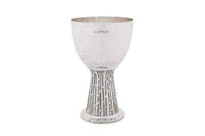 Lot An Elizabeth II modernist sterling silver goblet, Sheffield 1977 by Brian Asquith (1930-2008)