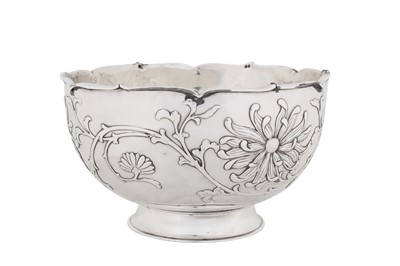 Lot 284 - An early 20th century Japanese silver bowl, Yokohama circa 1910, retailed by Miyamoto Shoko