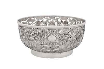 Lot 269 - A late 19th / early 20th century Chinese export silver bowl, Canton circa 1900, marked Qiu Ji, retailed by Wang Hing