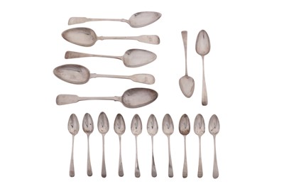 Lot 171 - A mixed group of George III and later sterling silver flatware