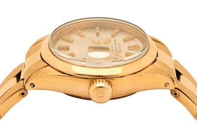 Lot 242 - A LADY'S GOLD ROLEX OYSTER PERPETUAL DATE BRACELET WATCH